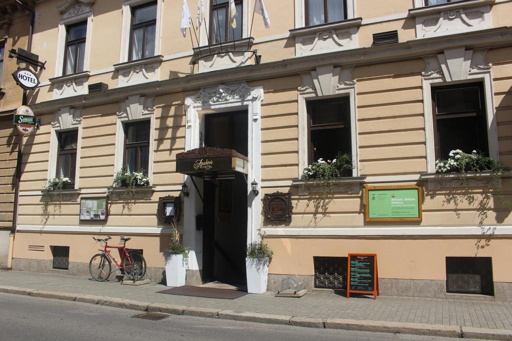Hotel Amadeus Ческе-Будеёвице Экстерьер фото